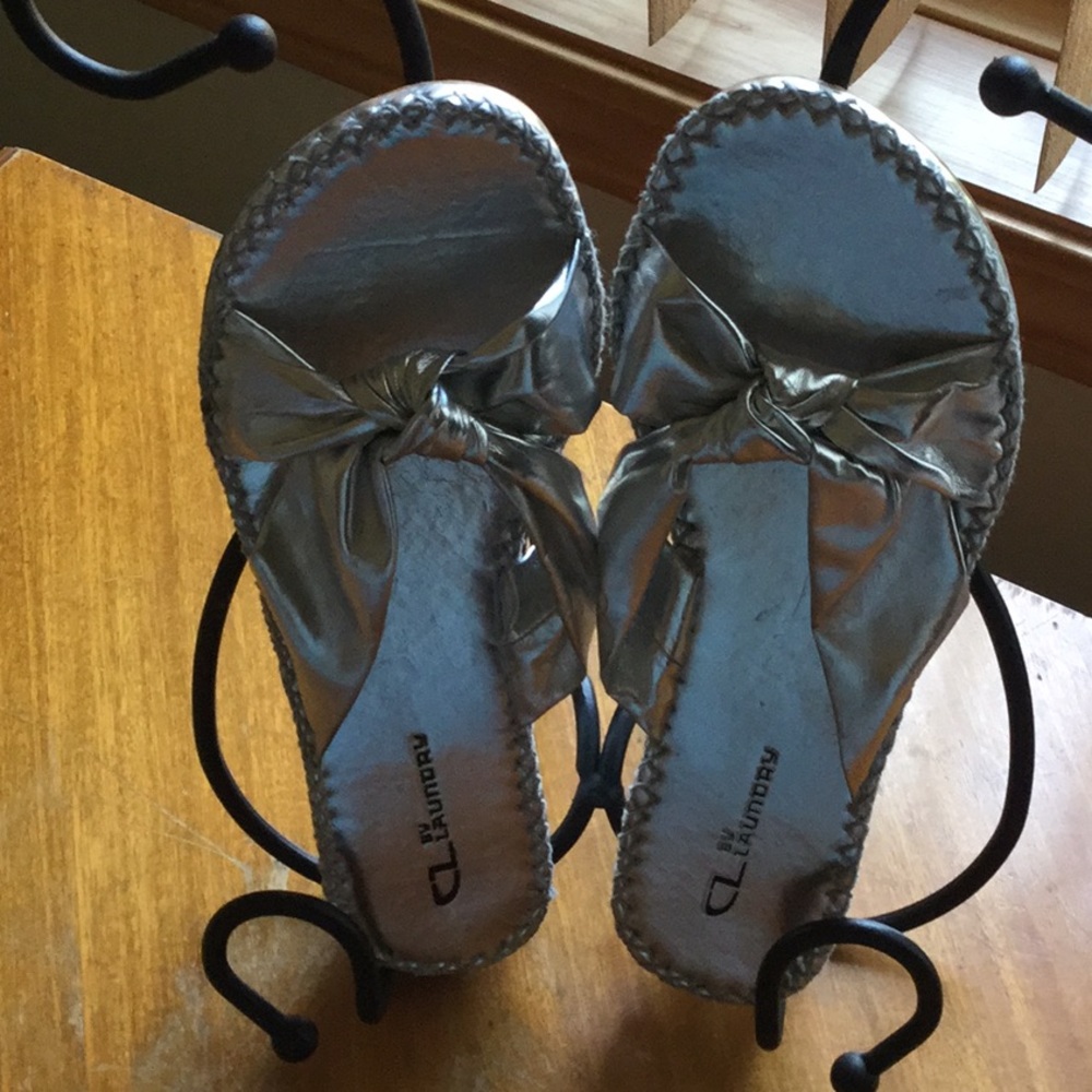 CL By Laundry NWT silver slides